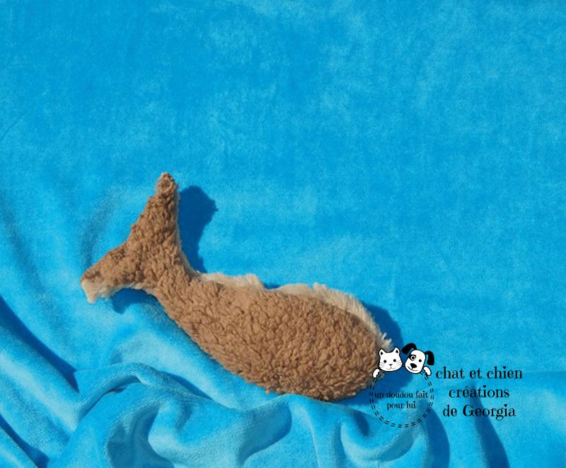 Poisson cach'croquettes, jouet créé pour les chats par Georgia